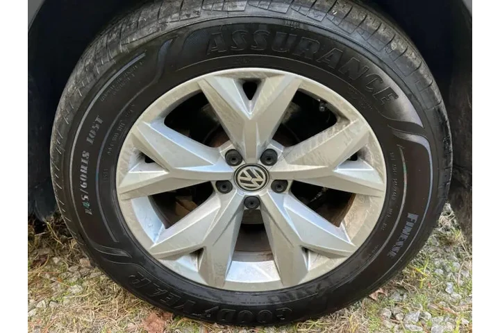 $11550 : 2019 Atlas V6 S 4Motion image 10