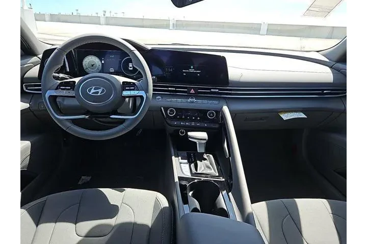 $20488 : Hyundai ELANTRA 2025 SEL Con image 8