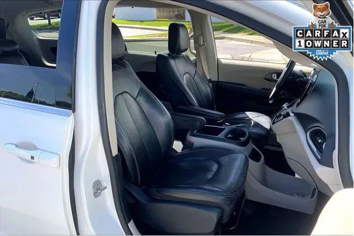 $25985 : Chrysler Pacifica 2022 Touri image 7