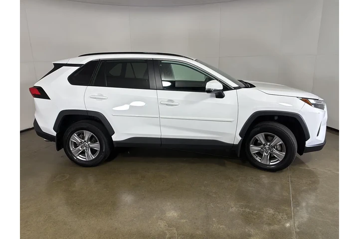 $35097 : Gold Certified 2024 RAV4 XLE image 9