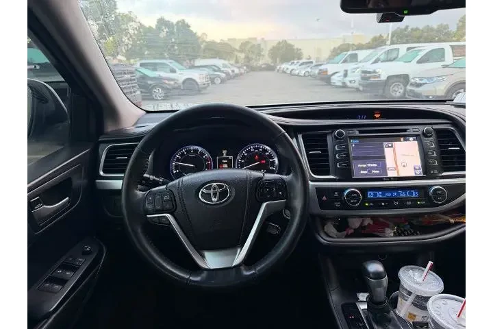 $15400 : Toyota Highlander 2015 AWD X image 5