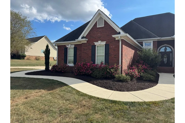 Diaz Lawn Care And Landscaping image 8