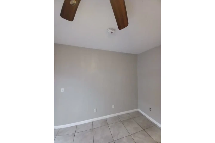 $850 : Cuarto entrada independiente image 1