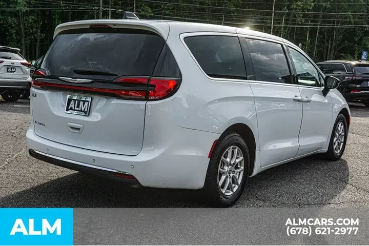 $24720 : Chrysler Pacifica 2024 Touri image 6