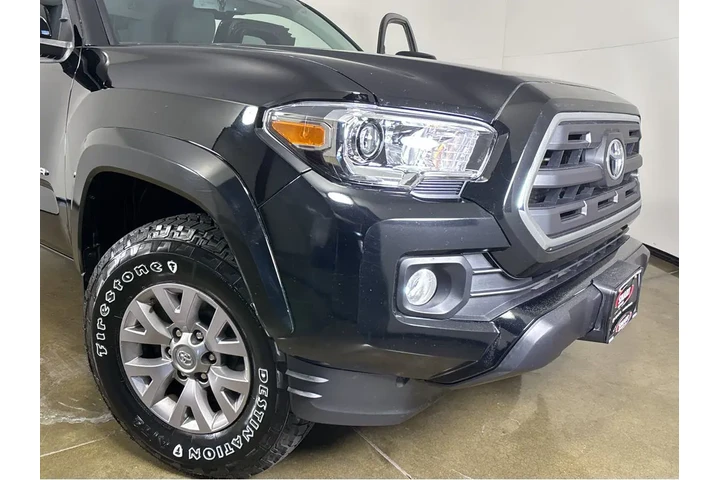 $20000 : 2017 Tacoma SR5 image 6