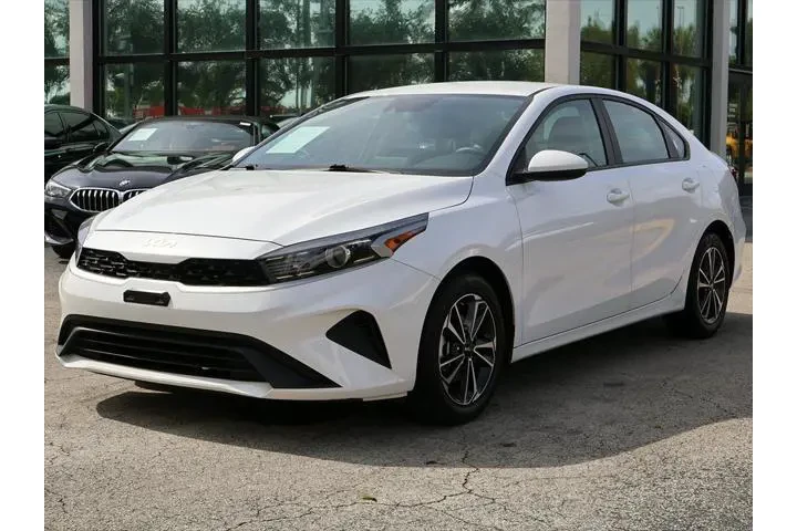 $13990 : Kia Forte 2024 LX 4dr Sedan image 6