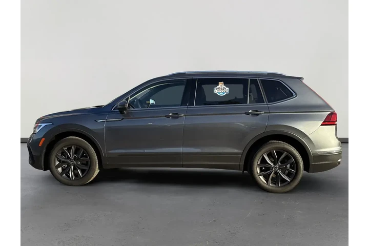Volkswagen Tiguan 2022 SE 4d image 3