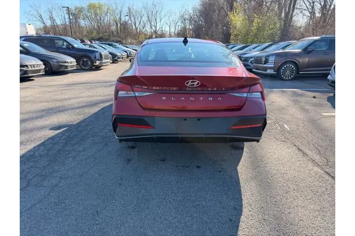 $18500 : Hyundai ELANTRA 2024 SEL 4dr image 5