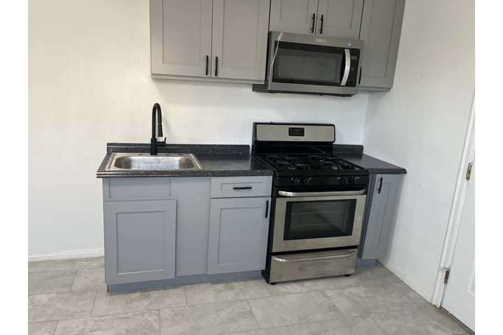 $1450 : Cuarto en renta image 3