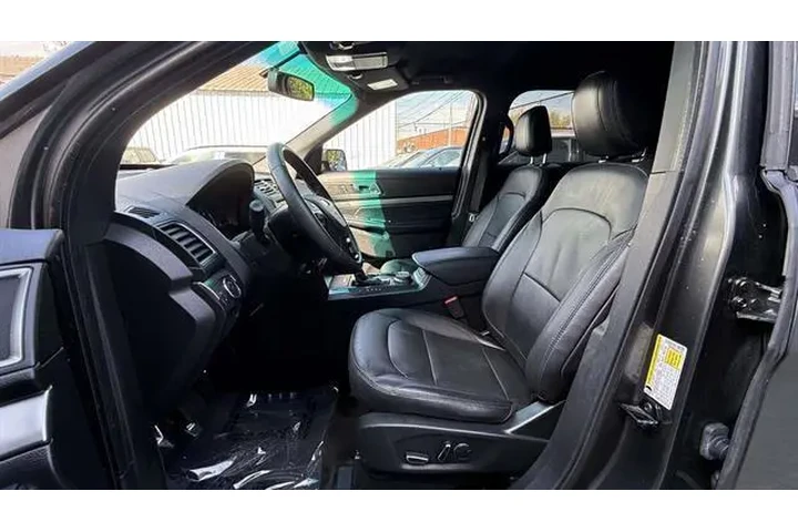 $15777 : Ford Explorer 2018 AWD XLT 4 image 10