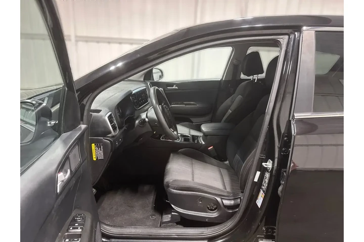 $18473 : Kia Sportage 2021 AWD LX 4dr image 9