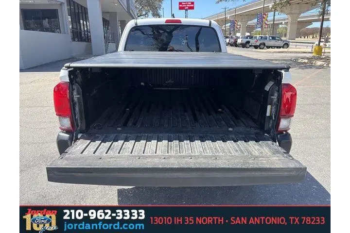 $22539 : Toyota Tacoma 2020 4x2 SR5 4 image 7