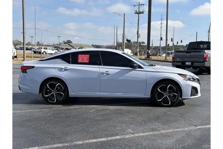 $23982 : Nissan Altima 2024 2.5 SR 4d image 6