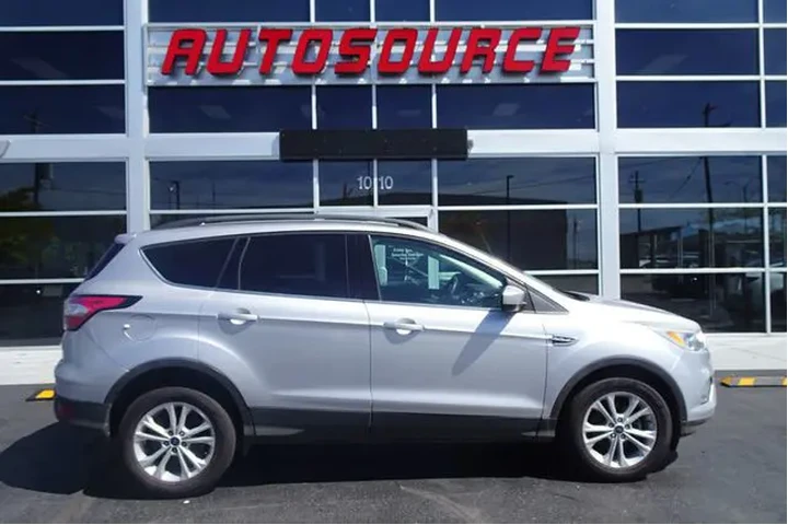 $11999 : 2018 Escape image 1