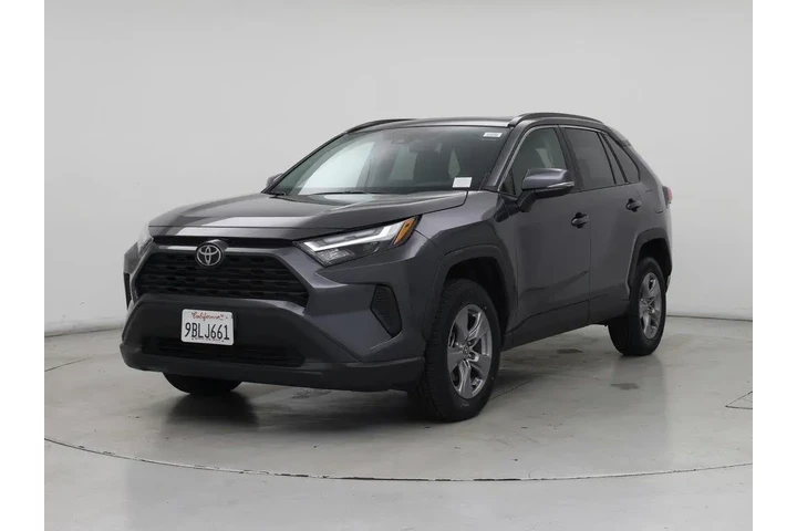 $30998 : Toyota RAV4 2022 AWD XLE 4dr image 4