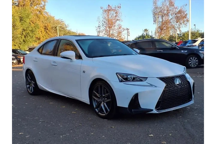 $28835 : Lexus IS 350 2018 4dr Sedan image 3
