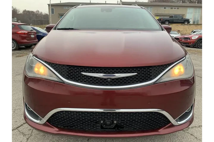 $7999 : 2018 Pacifica Touring L image 9