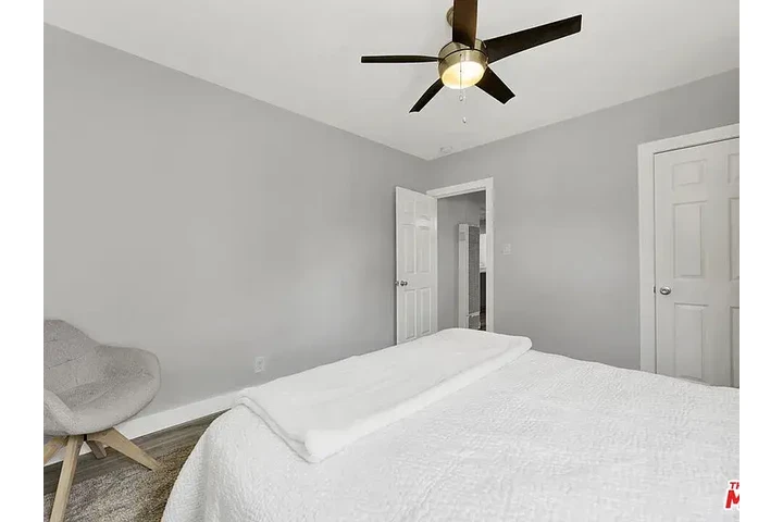 $2000 : Hot 2bd 1ba @ Huntington image 8