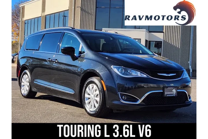 $11475 : 2017 Pacifica Touring-L image 1