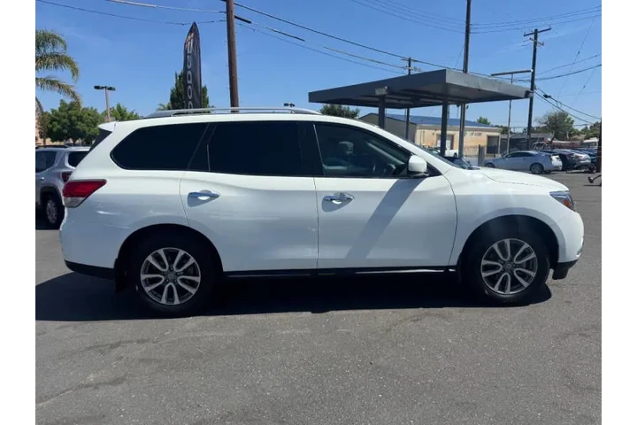 $9998 : 2016 Pathfinder SV image 9