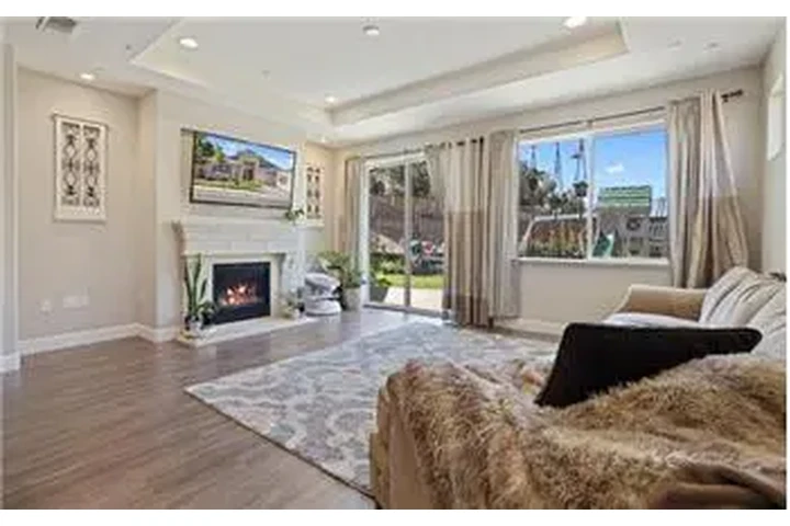 $3600 : Rental property with 4 bedro image 3