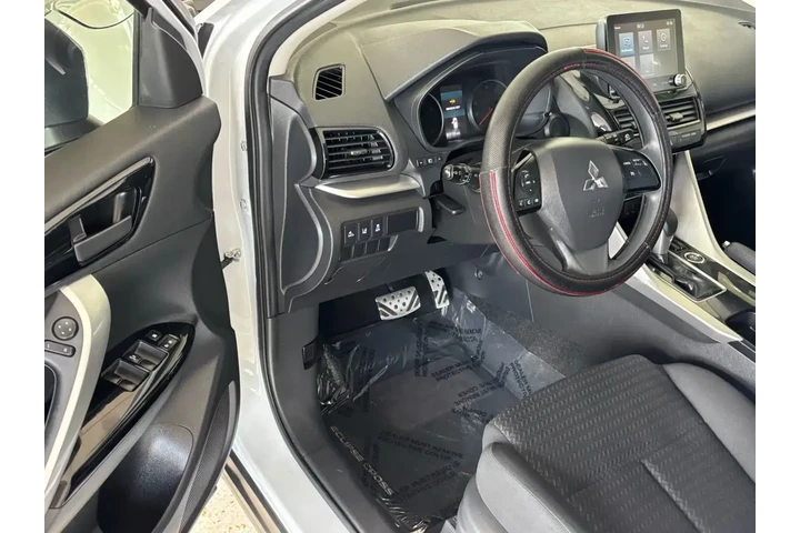 $17995 : Mitsubishi Eclipse Cross 202 image 10