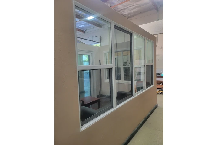 Glass windows & doors screens image 1