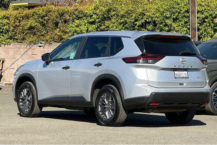 $17790 : Nissan Rogue 2024 AWD S 4dr image 9