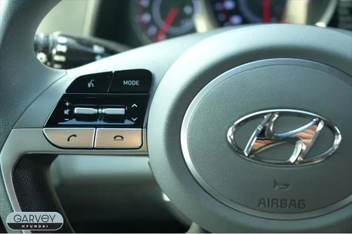 $20921 : Hyundai ELANTRA 2023 SEL 4dr image 6