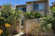 Spacious 2-story townhome in 2 en Los Angeles