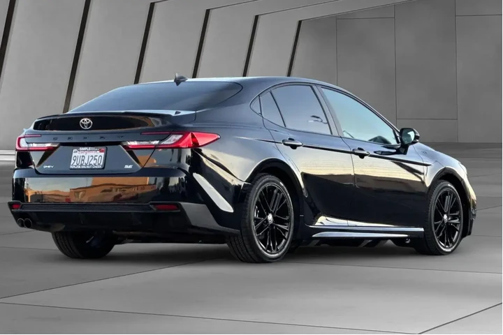 $28500 : Toyota Camry 2025 SE 4dr Sed image 4