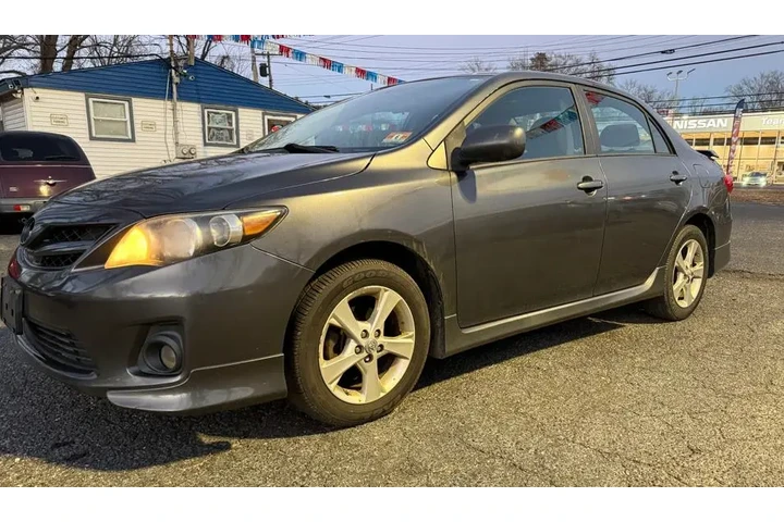 $10925 : 2011 Corolla image 2