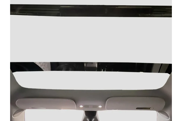 $29288 : Tesla Model Y 2022 AWD Long image 8