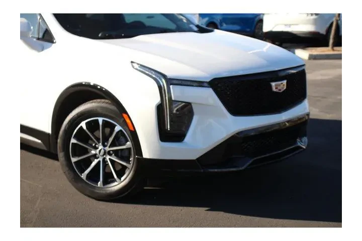 $37021 : Cadillac XT4 2024 Sport 4dr image 2