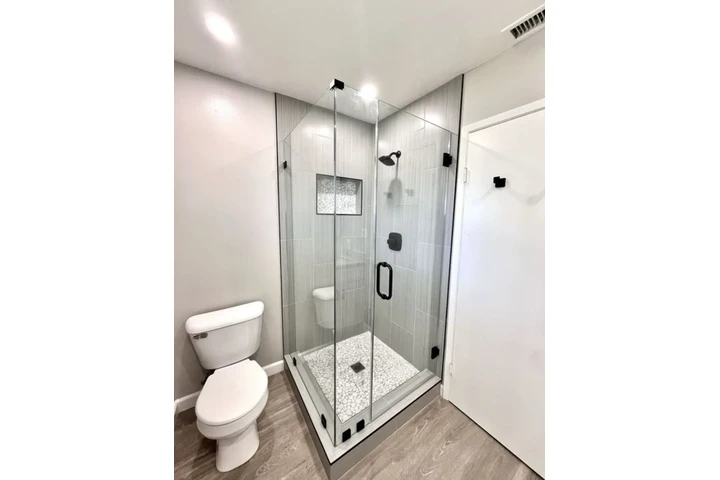 $2800 : 4 Bedroom Home For Rent in LA image 9