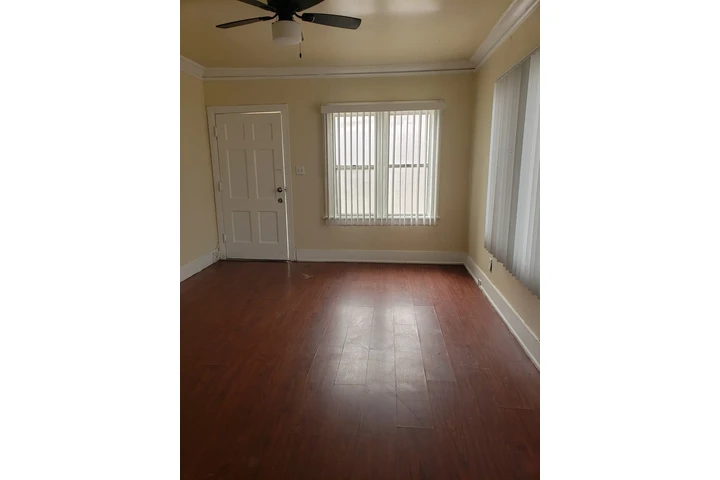 $1595 : 1 bedroom apartment, 1st floor image 2