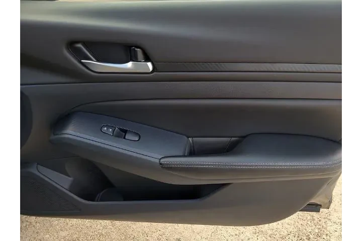 $18703 : Nissan Altima 2025 2.5 SV 4d image 8