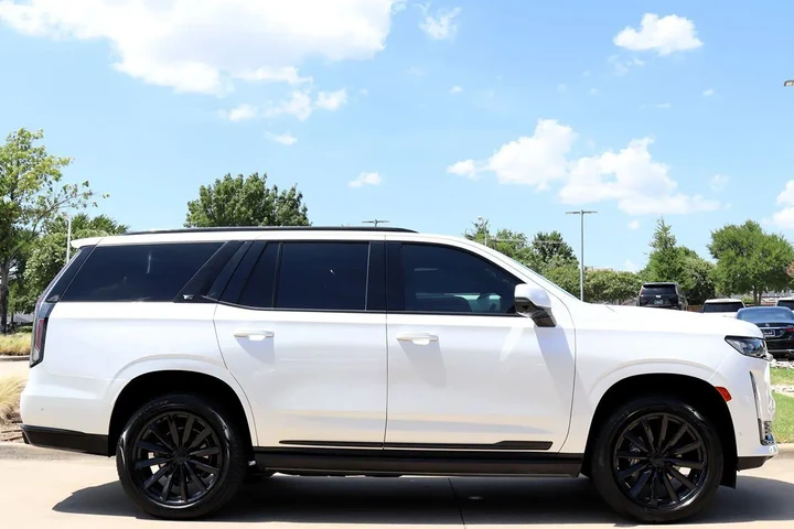 $55550 : 2021 Escalade Sport image 8