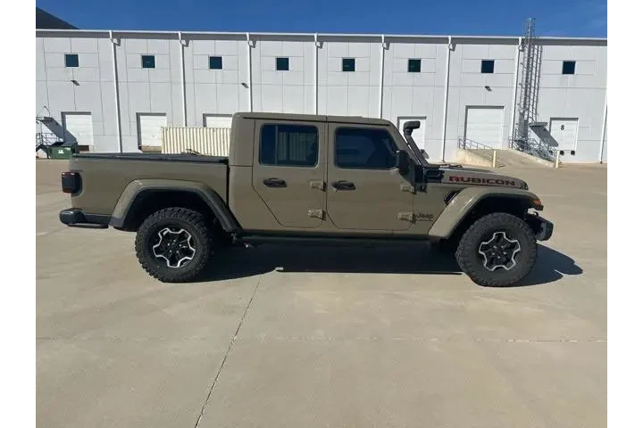 $29950 : Jeep Gladiator 2020 4x4 Laun image 4