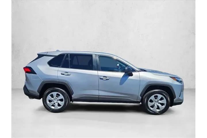 $30790 : Toyota RAV4 2024 LE 4dr SUV image 7