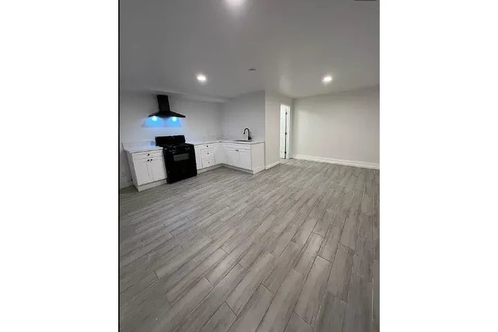 $900 : Se renta apartsmento recien re image 2