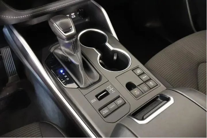 $28600 : Toyota Highlander 2023 AWD L image 7