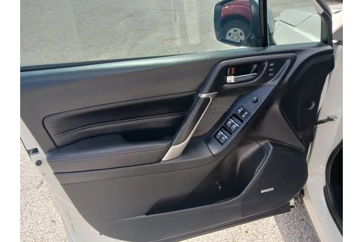 $12800 : 2018 Forester 2.0XT Touring image 5