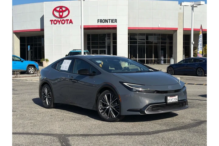 $30980 : Toyota Prius 2025 LE 4dr Hat image 1