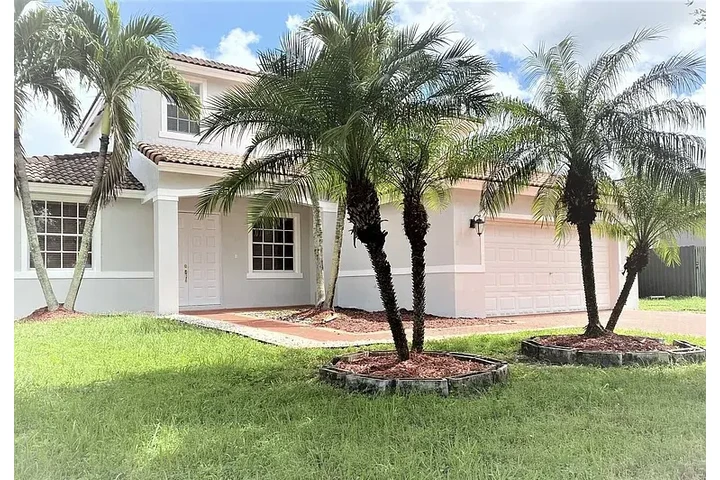 $3000 : HOUSE FOR RENT IN MIAMI FL image 1