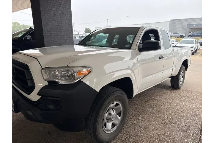 $26689 : Toyota Tacoma 2023 4x2 SR 4d image 1