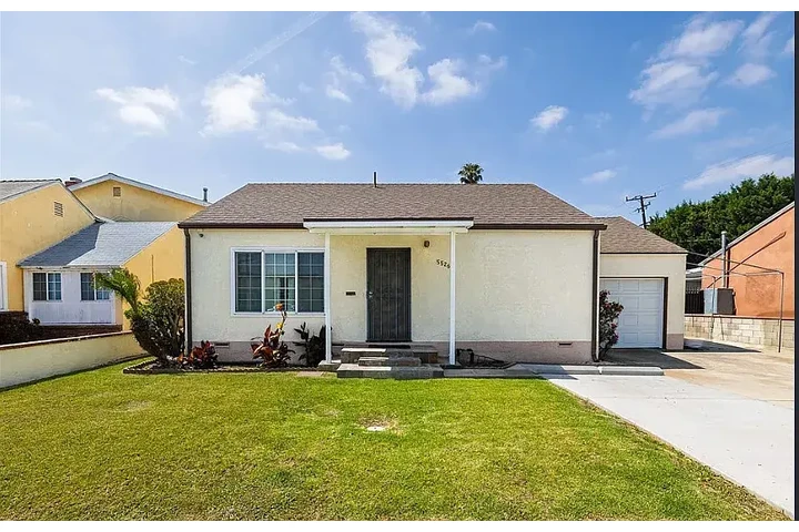 $2972 : Newly renovated, Three-bedroom image 1