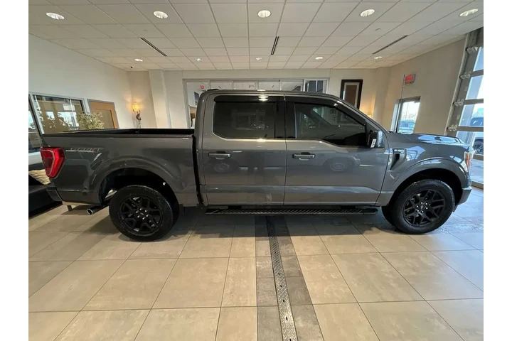 $39992 : Ford F-150 2023 4x4 XLT 4dr image 2