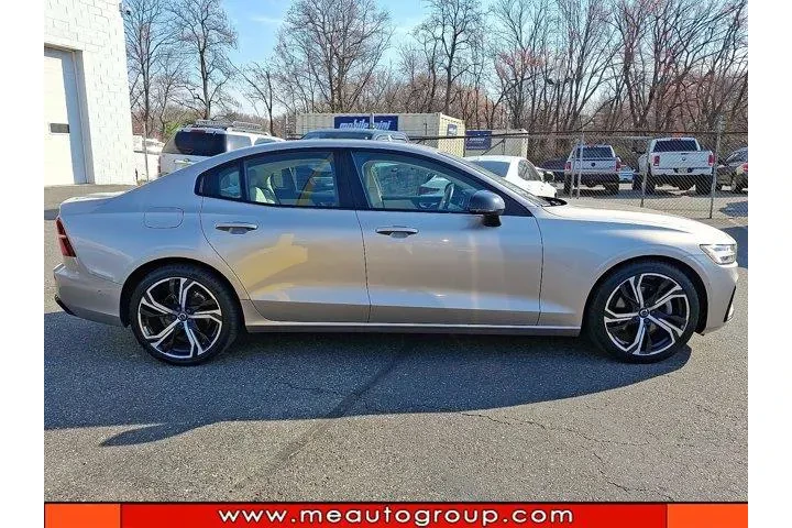 $21610 : Volvo S60 2024 B5 Plus Dark image 6