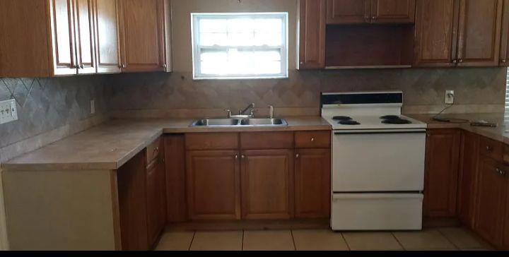 $2250 : 3 bedroom house in Miami image 2